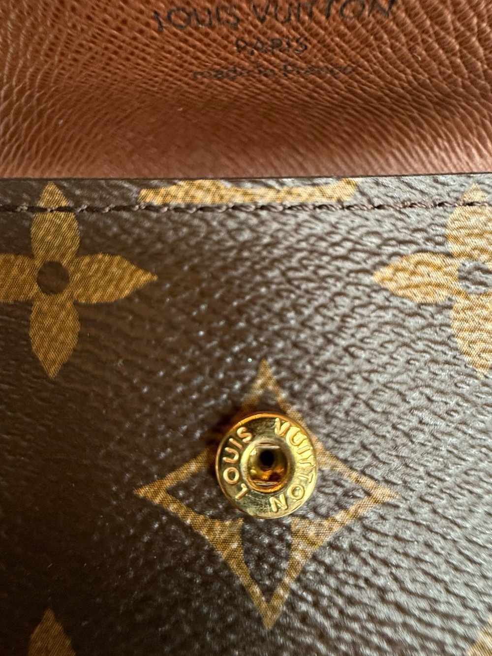 Louis Vuitton Monogram 6 Key Holder - Picture 12 of 15